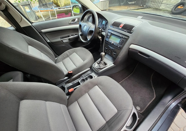 Skoda Octavia cena 17900 przebieg: 265000, rok produkcji 2009 z Poręba małe 67